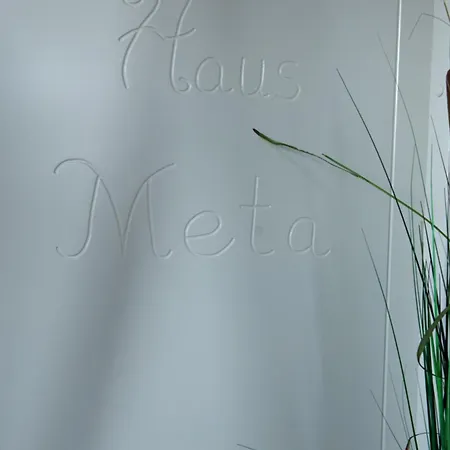 Meta بيت للعطل